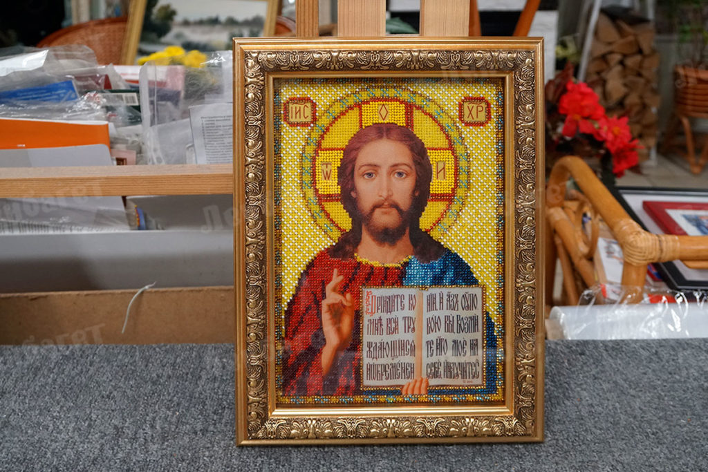 Икона "Иисус" в золотой багетной рамке