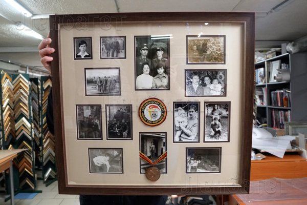 Коллаж из семейных фотографий к 9-ому мая в коричневой багетной рамке