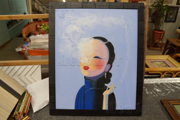 Живопись "Девушка с сигаретой" в черной багетной рамке