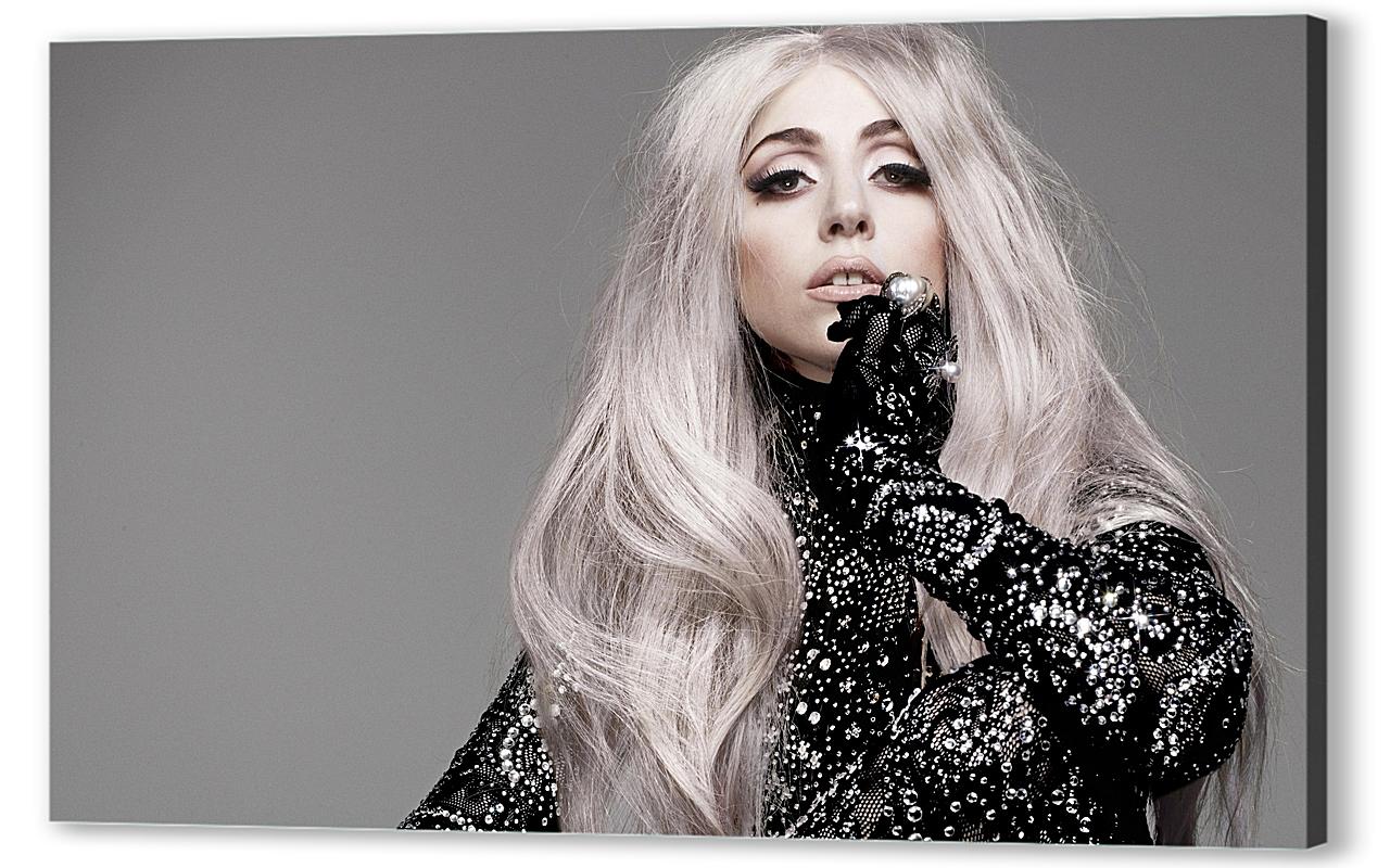 Леди Гага с серыми волосами